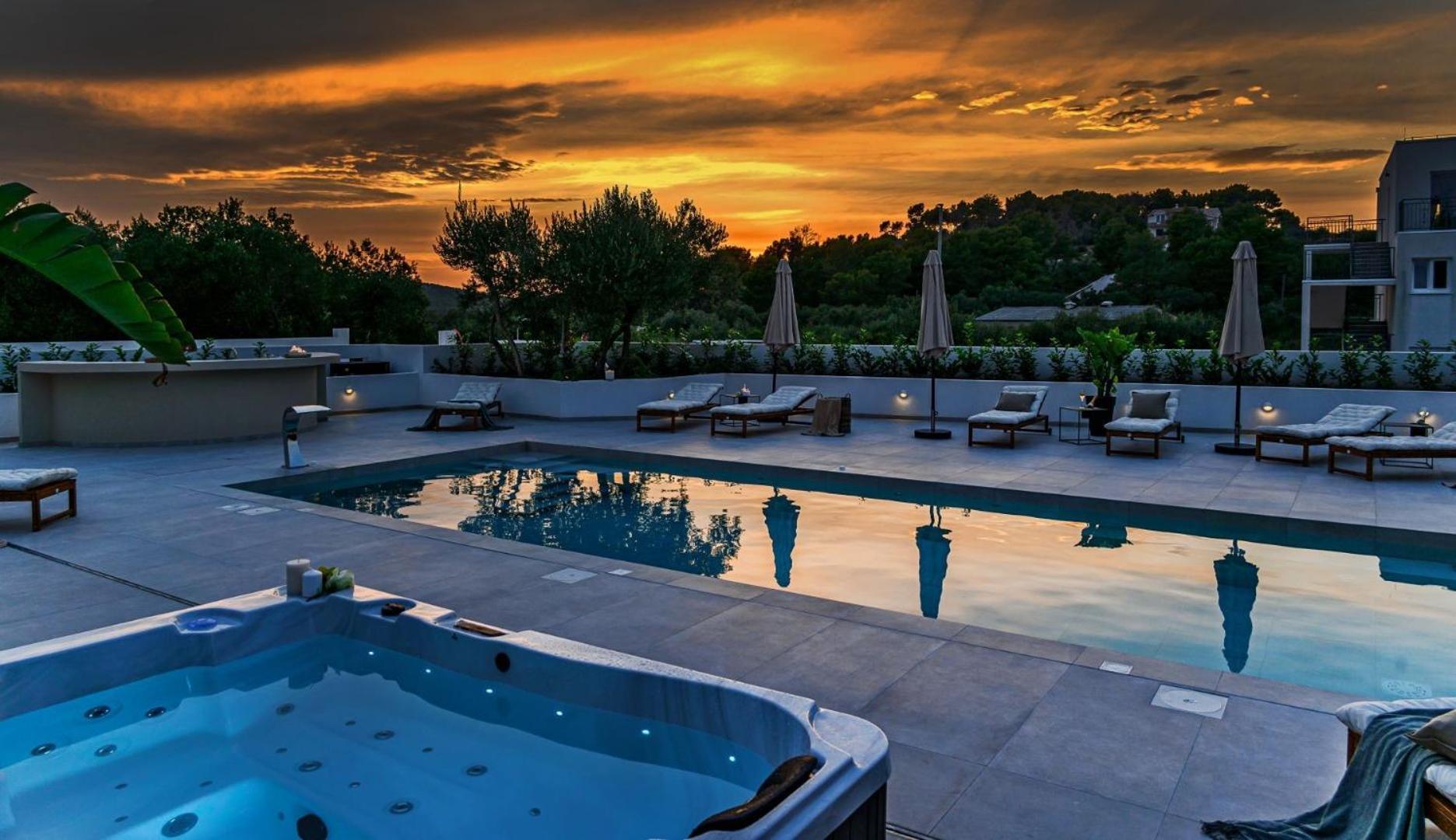 Luxury Villa Del Sogno With Pool, Jacuzzi, Parking Округ-Горній Екстер'єр фото